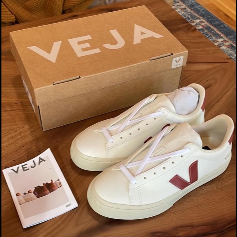 NWT Veja sneakers